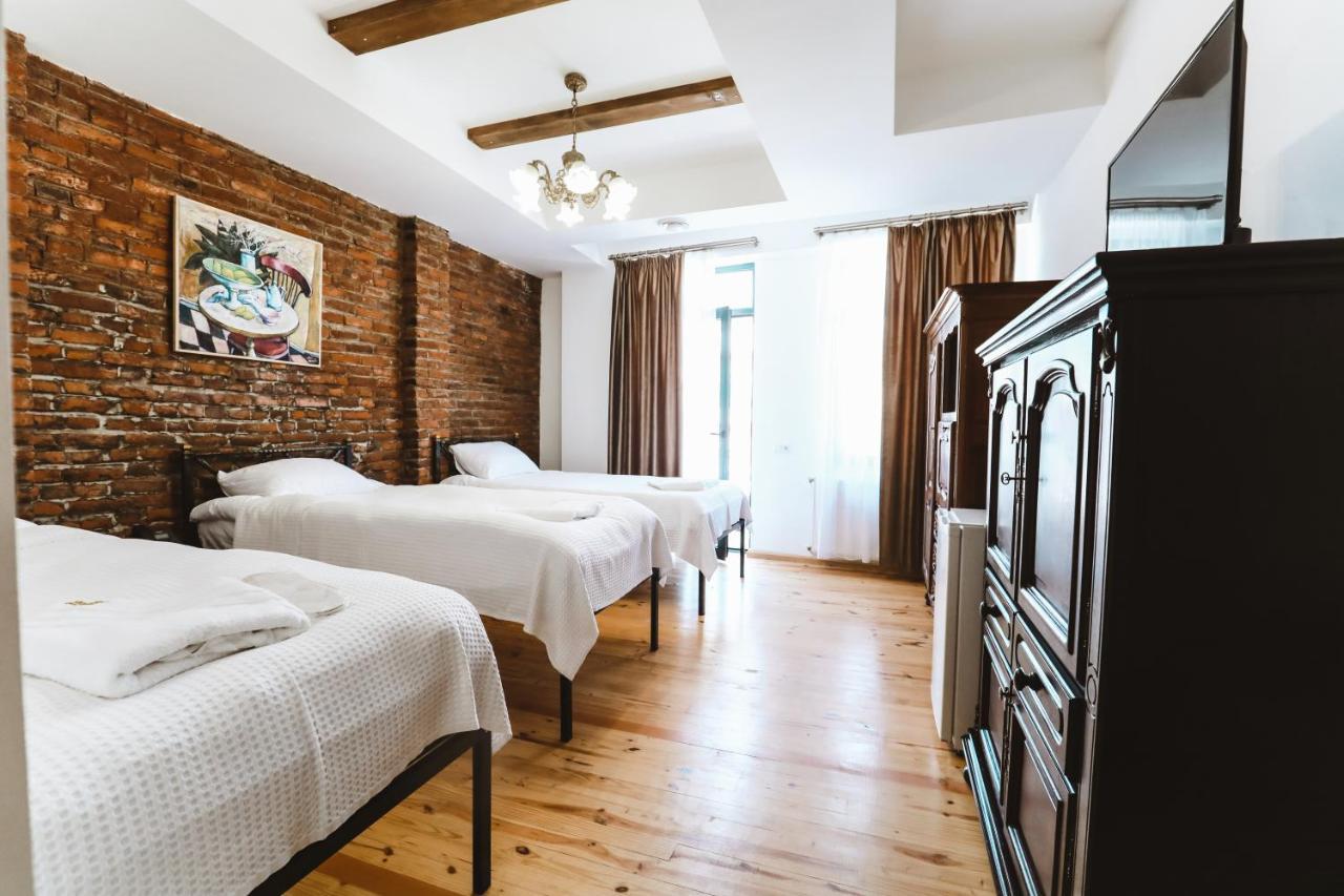 Hotel Verdzi Kutaisi Esterno foto