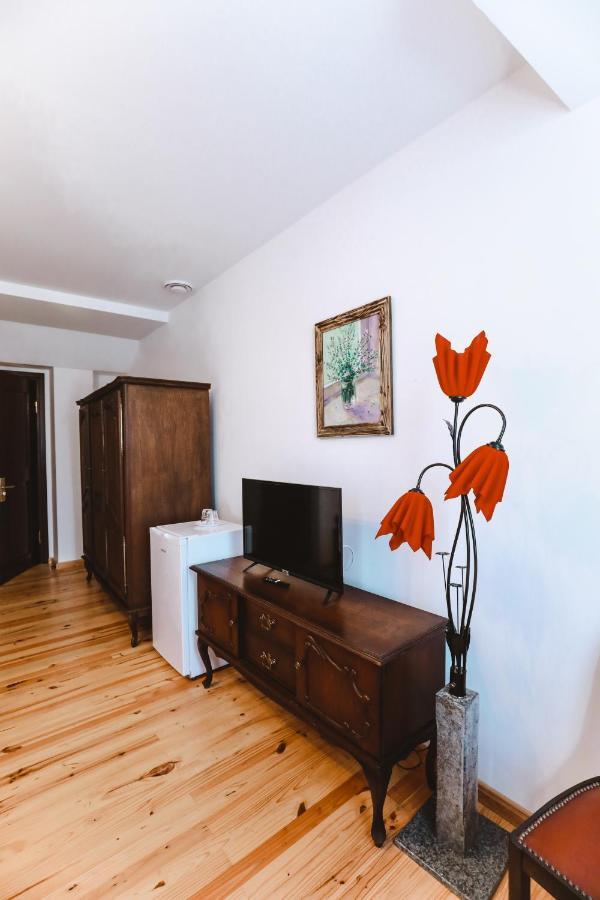 Hotel Verdzi Kutaisi Esterno foto