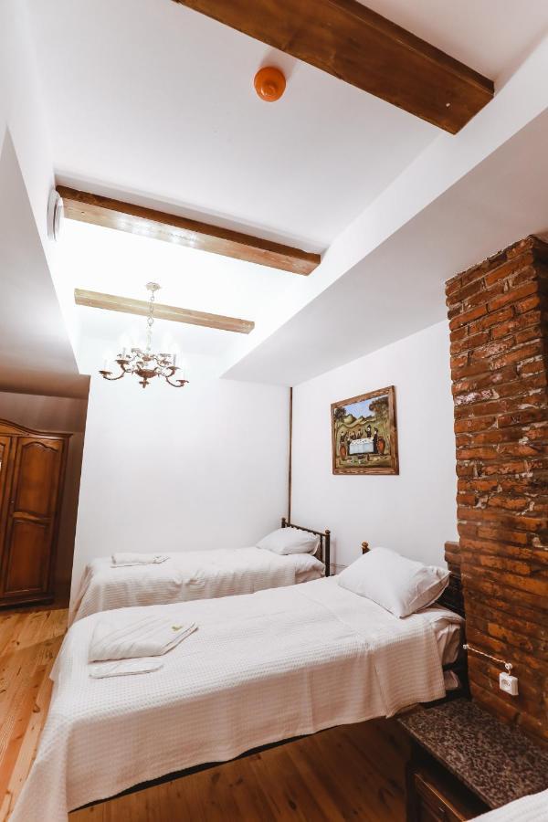 Hotel Verdzi Kutaisi Esterno foto