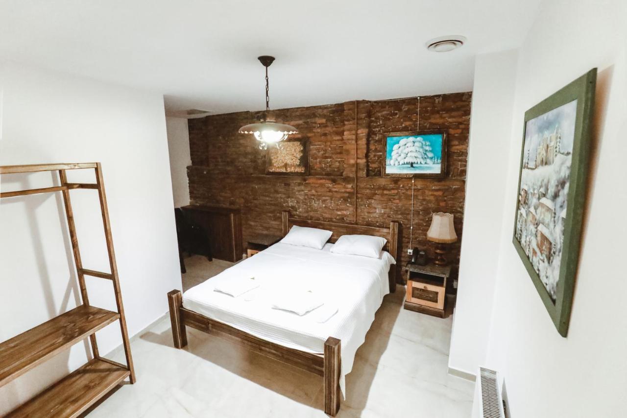 Hotel Verdzi Kutaisi Esterno foto